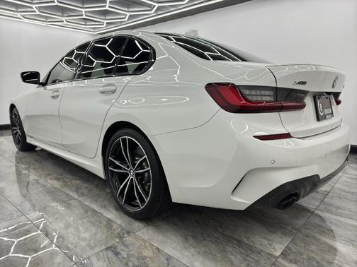 2022 BMW 330 i xDrive