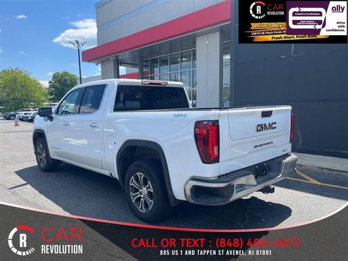 White 2025 GMC Sierra 1500 SLT