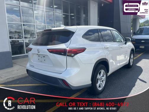 White 2021 Toyota Highlander L