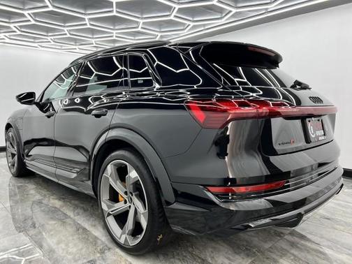 2022 Audi e-tron S Prestige
