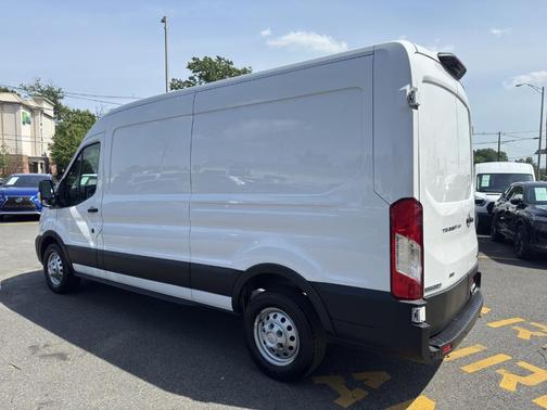 2022 Ford Transit-250 T-250 148'' MR
