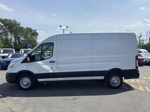 2022 Ford Transit-250 T-250 148'' MR