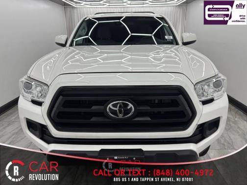 White 2021 Toyota Tacoma SR5