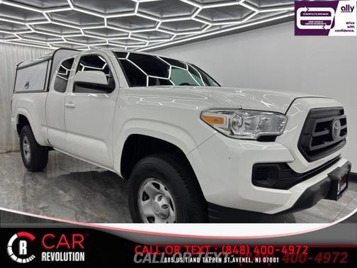 White 2021 Toyota Tacoma SR5
