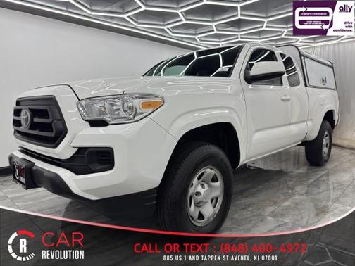 White 2021 Toyota Tacoma SR5