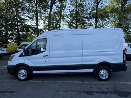 2022 Ford Transit-250 T-250 148'' MR