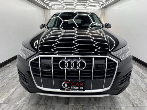 2023 Audi Q7 55 Premium Plus