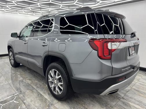 2022 GMC Acadia SLT