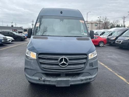 2019 Mercedes-Benz Sprinter 2500 HR 170''
