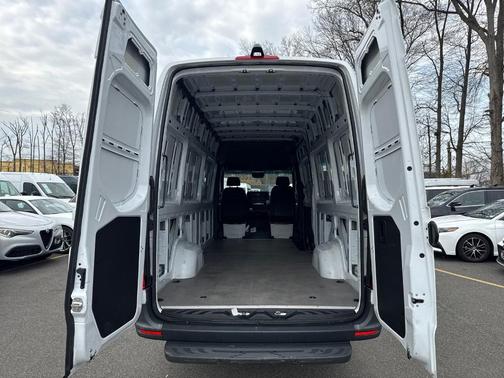 2023 Mercedes-Benz Sprinter 2500 HR GAS 170''