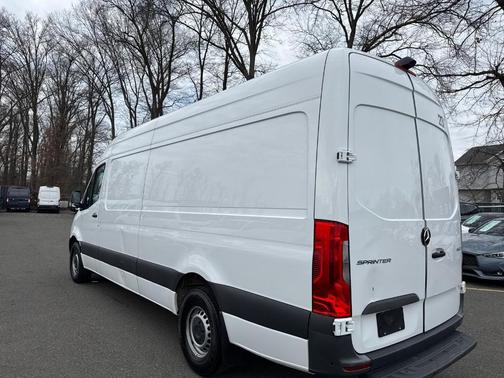 2023 Mercedes-Benz Sprinter 2500 HR GAS 170''