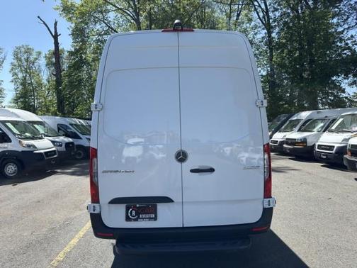 2023 Mercedes-Benz Sprinter 2500 HR GAS 170''
