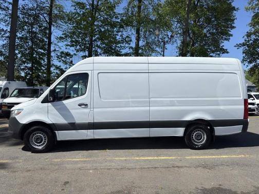 2023 Mercedes-Benz Sprinter 2500 HR GAS 170''
