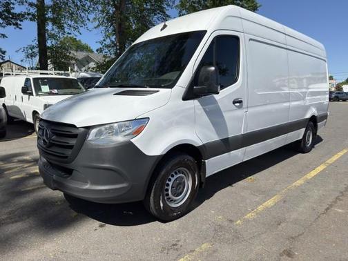 2023 Mercedes-Benz Sprinter 2500 HR GAS 170''