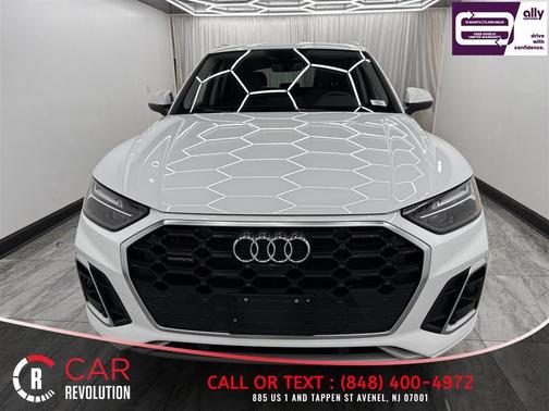 Arkona White 2024 Audi Q5 45 S line quattro Premium