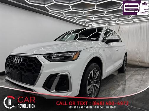 Arkona White 2024 Audi Q5 45 S line quattro Premium