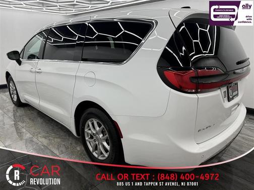 2024 Chrysler Pacifica Touring-L