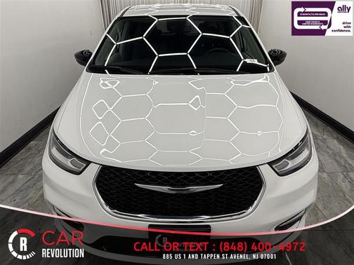 2024 Chrysler Pacifica Touring-L