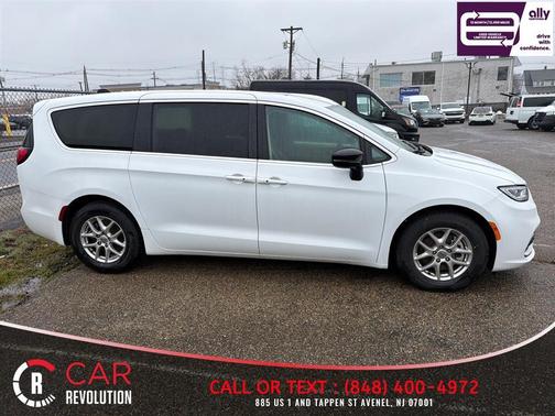 2024 Chrysler Pacifica Touring-L