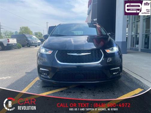 Black 2023 Chrysler Pacifica Touring-L