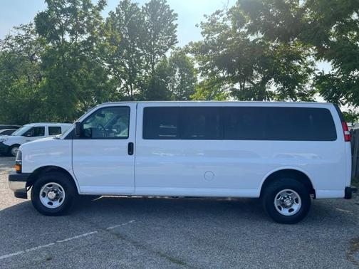 2020 Chevrolet Express 3500 LT