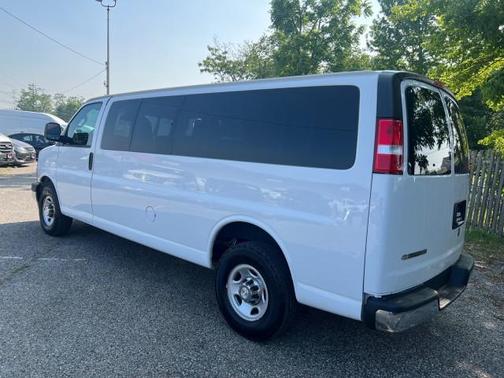 2020 Chevrolet Express 3500 LT