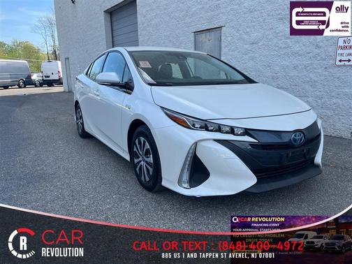 White 2020 Toyota Prius Prime LE
