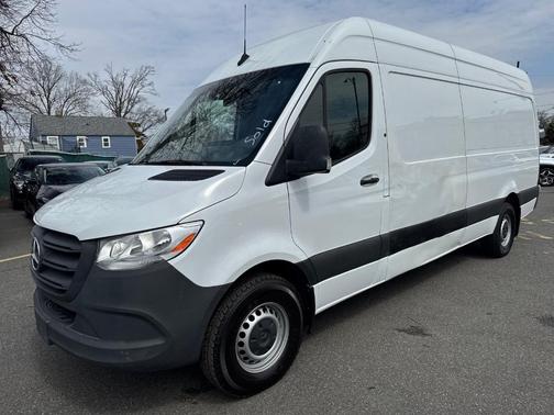 2023 Mercedes-Benz Sprinter 2500 HR GAS 170''