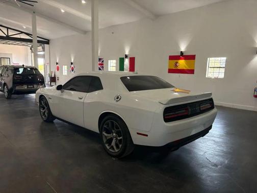 2015 Dodge Challenger SXT Plus