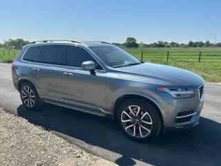 2017 Volvo XC90 T6 Momentum