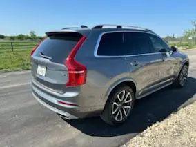 2017 Volvo XC90 T6 Momentum