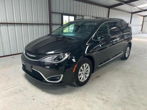 2018 Chrysler Pacifica Touring-L