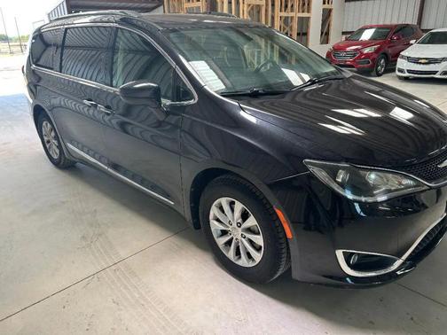 2018 Chrysler Pacifica Touring-L