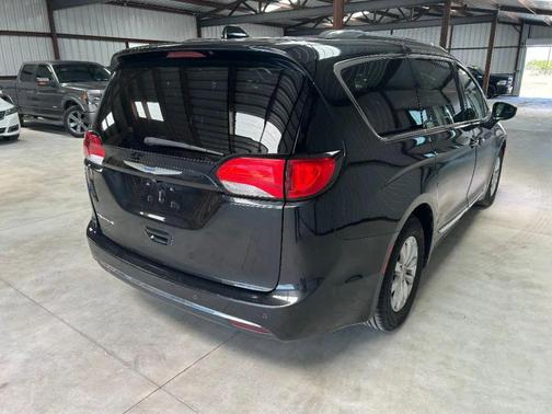 2018 Chrysler Pacifica Touring-L