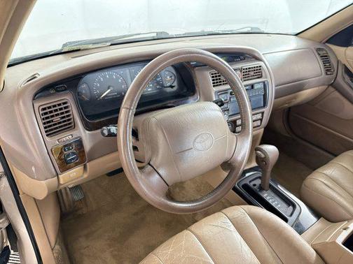 Gold 1996 Toyota Avalon XLS