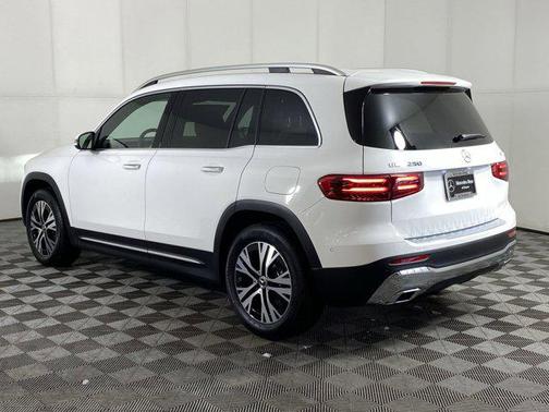 2025 Mercedes-Benz GLB 250 4MATIC