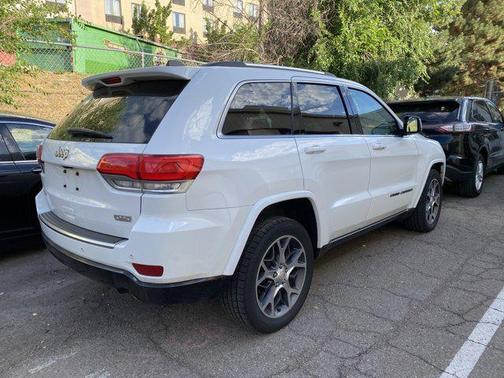 2018 Jeep Grand Cherokee Sterling Edition