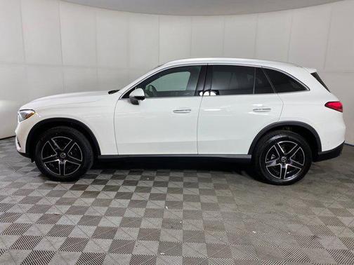 2026 Mercedes-Benz GLC 300 4MATIC