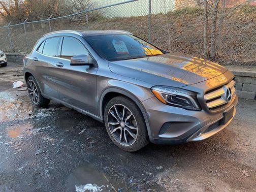 2017 Mercedes-Benz GLA 250 Base