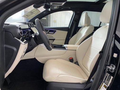 2026 Mercedes-Benz GLC 300 4MATIC