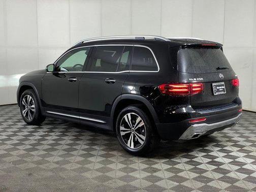 2025 Mercedes-Benz GLB 250 4MATIC