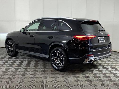 2026 Mercedes-Benz GLC 300 4MATIC
