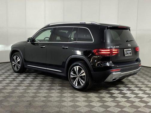 2025 Mercedes-Benz GLB 250 4MATIC