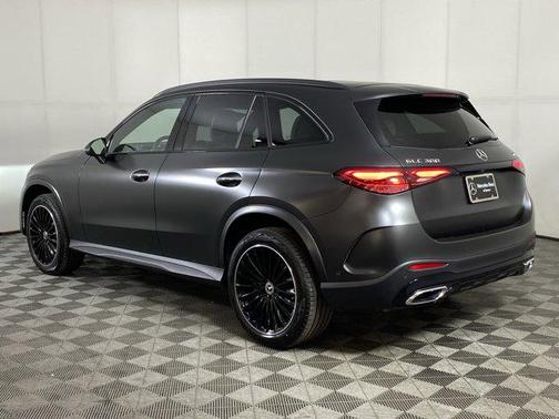 2025 Mercedes-Benz GLC 300 4MATIC