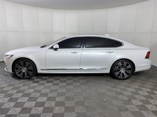 2023 Volvo S90 B6 Plus