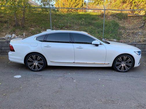2023 Volvo S90 B6 Plus