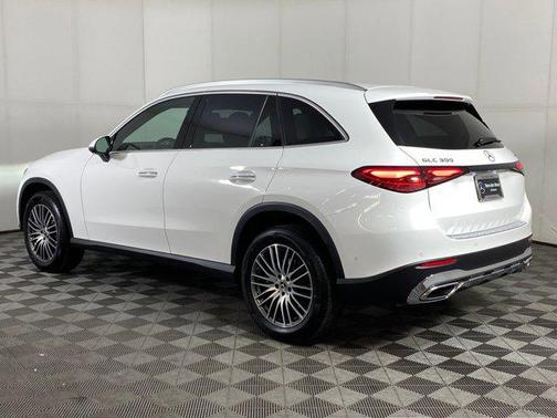 2026 Mercedes-Benz GLC 300 4MATIC