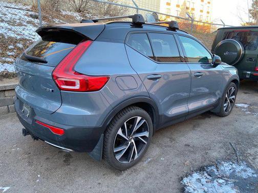 2020 Volvo XC40 T5 R-Design