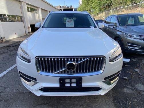 2024 Volvo XC90 B5 Plus Bright Theme