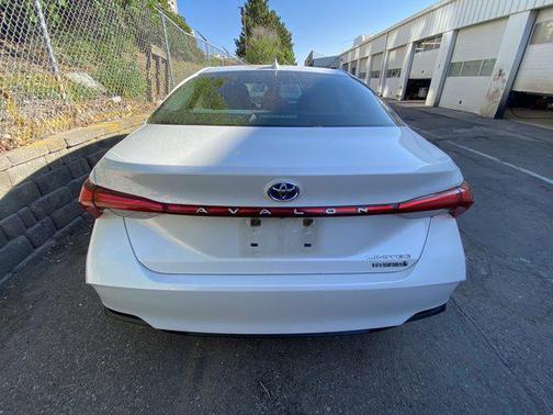 2020 Toyota Avalon Hybrid Limited